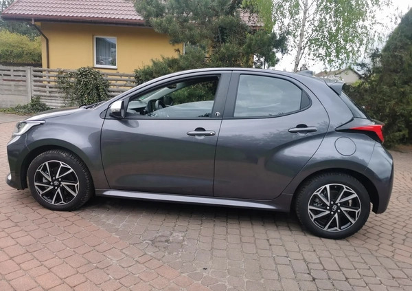 Toyota Yaris cena 91500 przebieg: 8850, rok produkcji 2022 z Zbąszyń małe 379